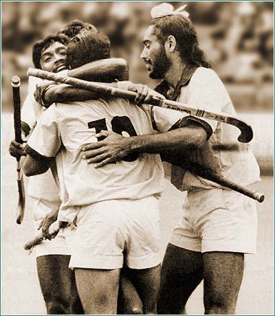 http://www.bharatiyahockey.org/2002/images/1980celebrations.jpg